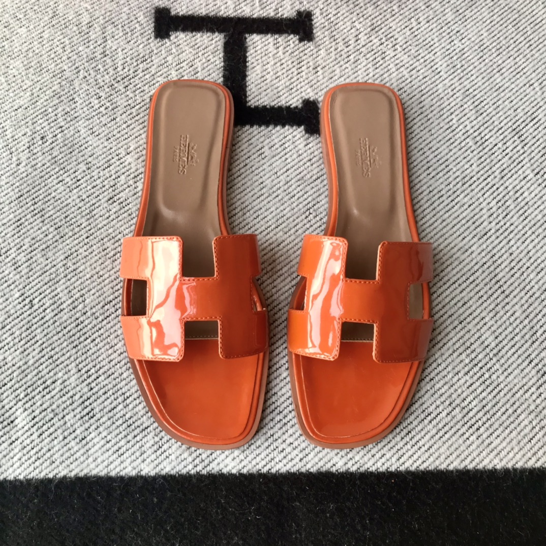 에르메스 올수공 오란 슬리퍼 샌들 페이던트 30